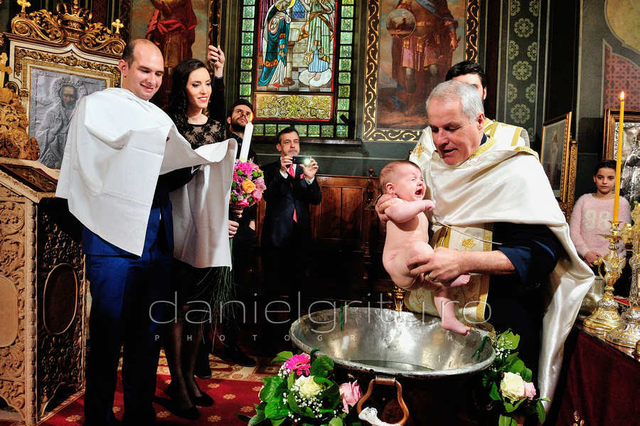 Foto botez Bucuresti | Maria Emma | Crown Cismigiu