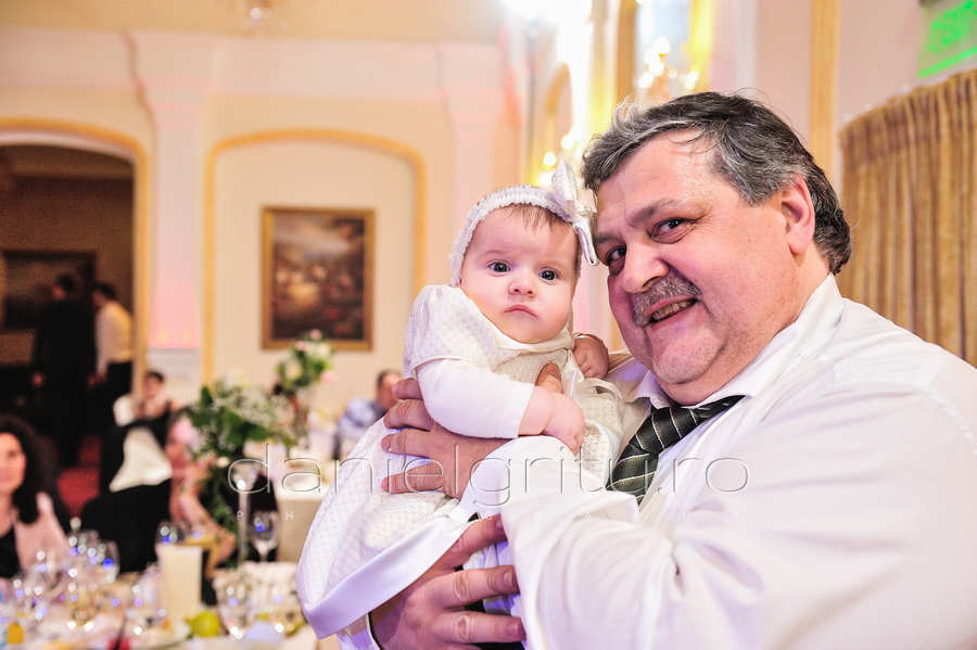 Foto botez Bucuresti | Maria Emma | Crown Cismigiu