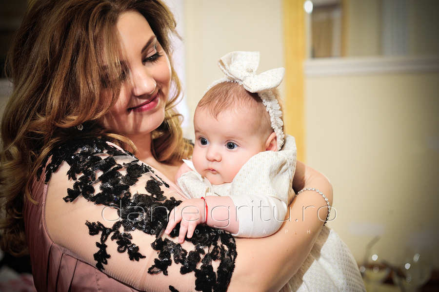 Foto botez Bucuresti | Maria Emma | Crown Cismigiu